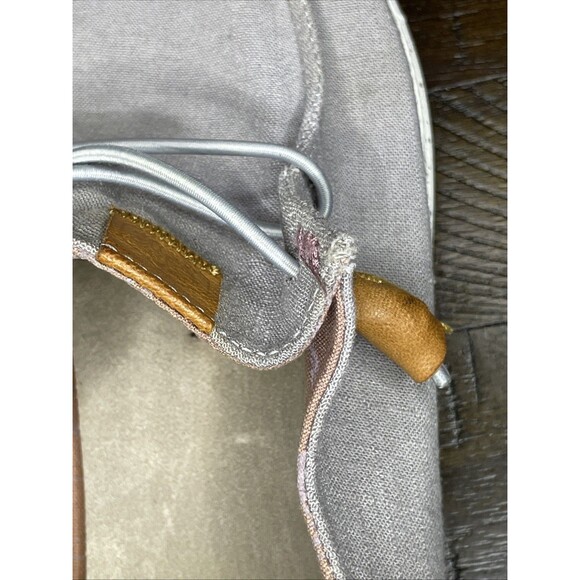 Women’s Size 7 Hey Dude Wendy Washed Gray Graphic Lined Slip-On Casual Shoes - Picture 9 of 11